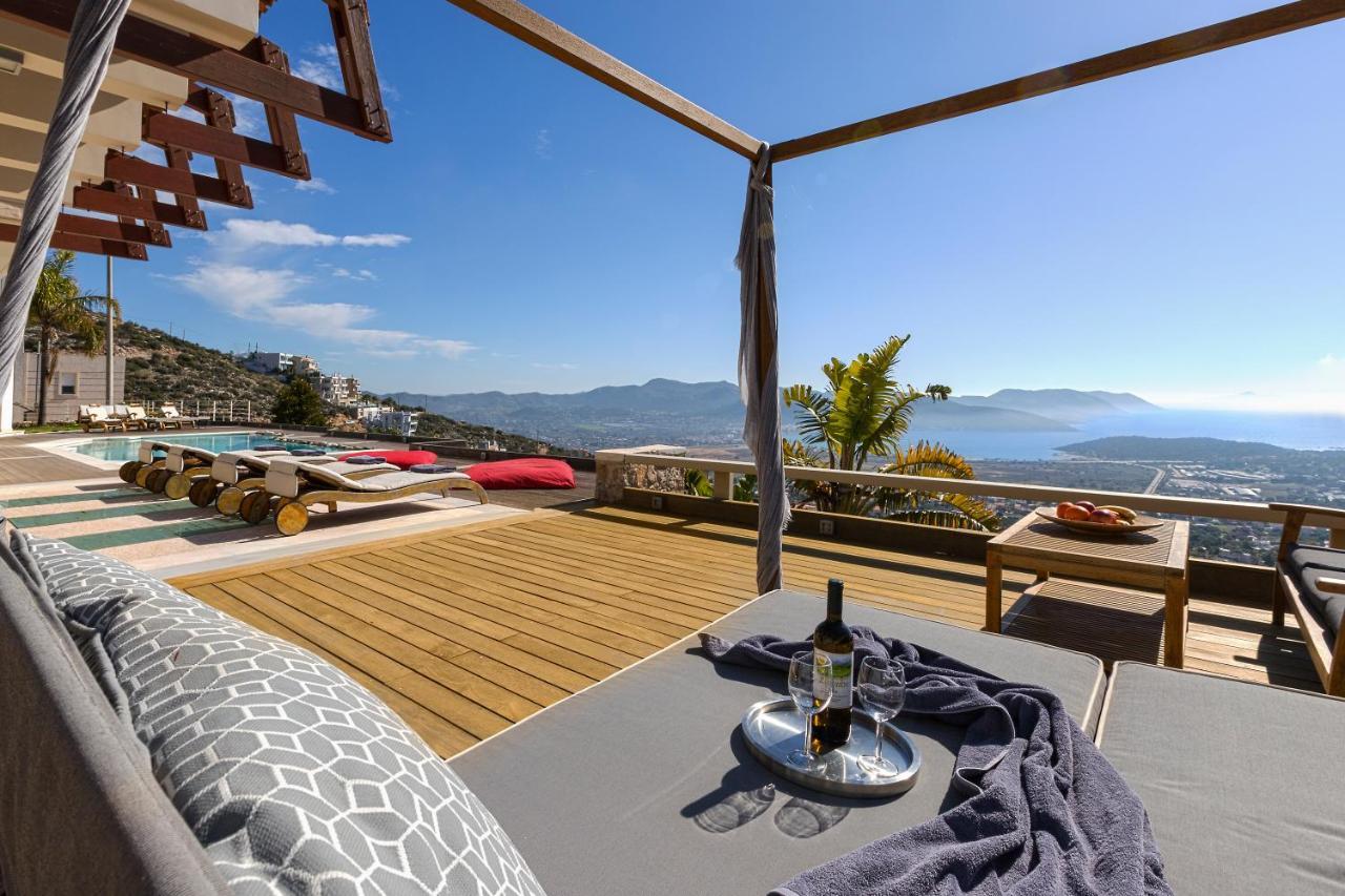 Villa Takeoff Saronida อานาวีซอส ภายนอก รูปภาพ