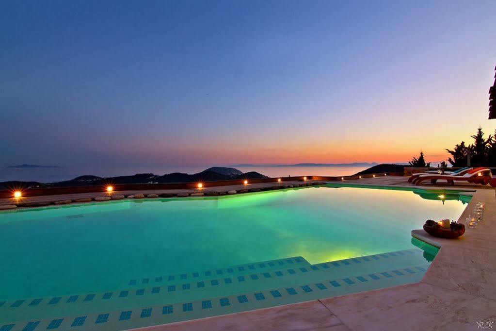 Villa Takeoff Saronida อานาวีซอส ภายนอก รูปภาพ