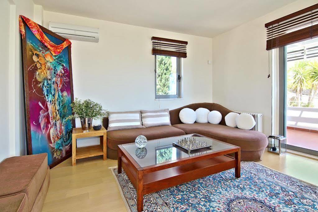 Villa Takeoff Saronida อานาวีซอส ภายนอก รูปภาพ
