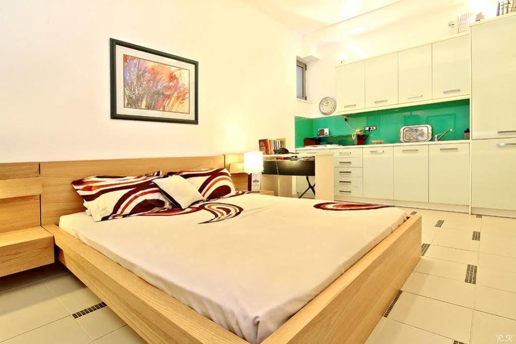 Villa Takeoff Saronida อานาวีซอส ภายนอก รูปภาพ