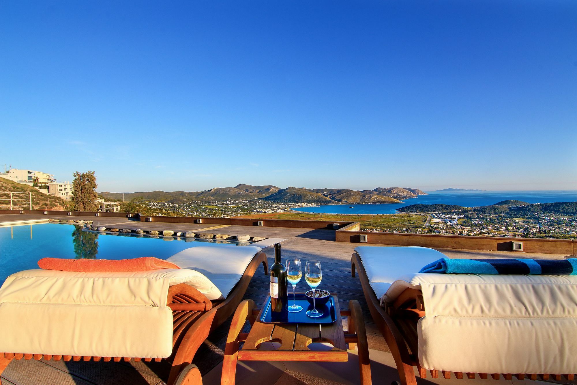 Villa Takeoff Saronida อานาวีซอส ภายนอก รูปภาพ