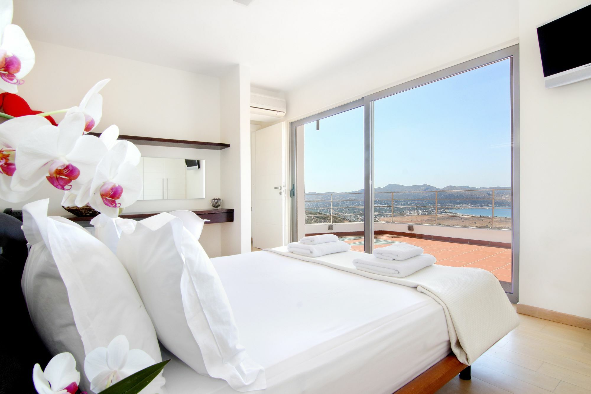 Villa Takeoff Saronida อานาวีซอส ภายนอก รูปภาพ