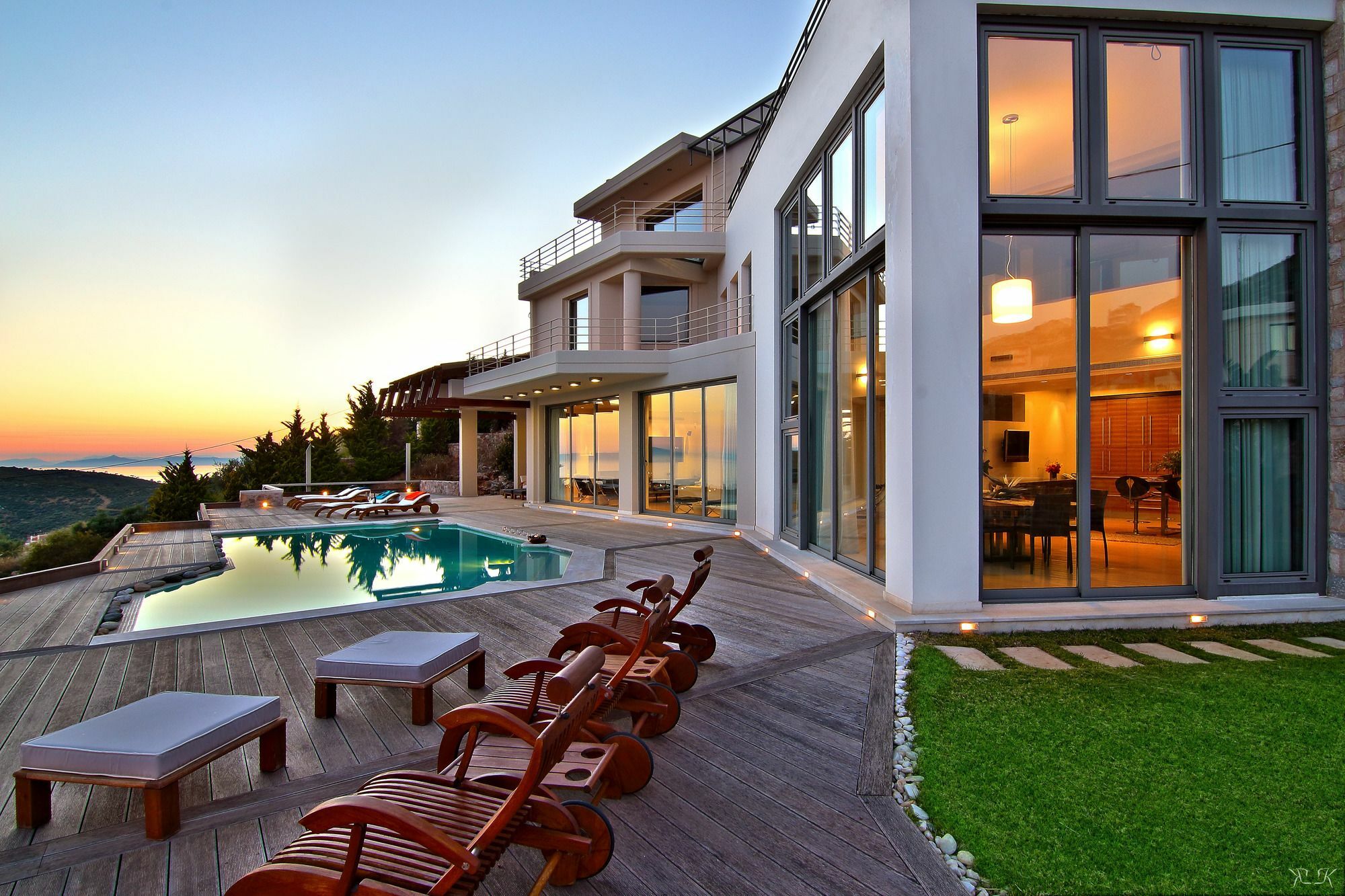 Villa Takeoff Saronida อานาวีซอส ภายนอก รูปภาพ
